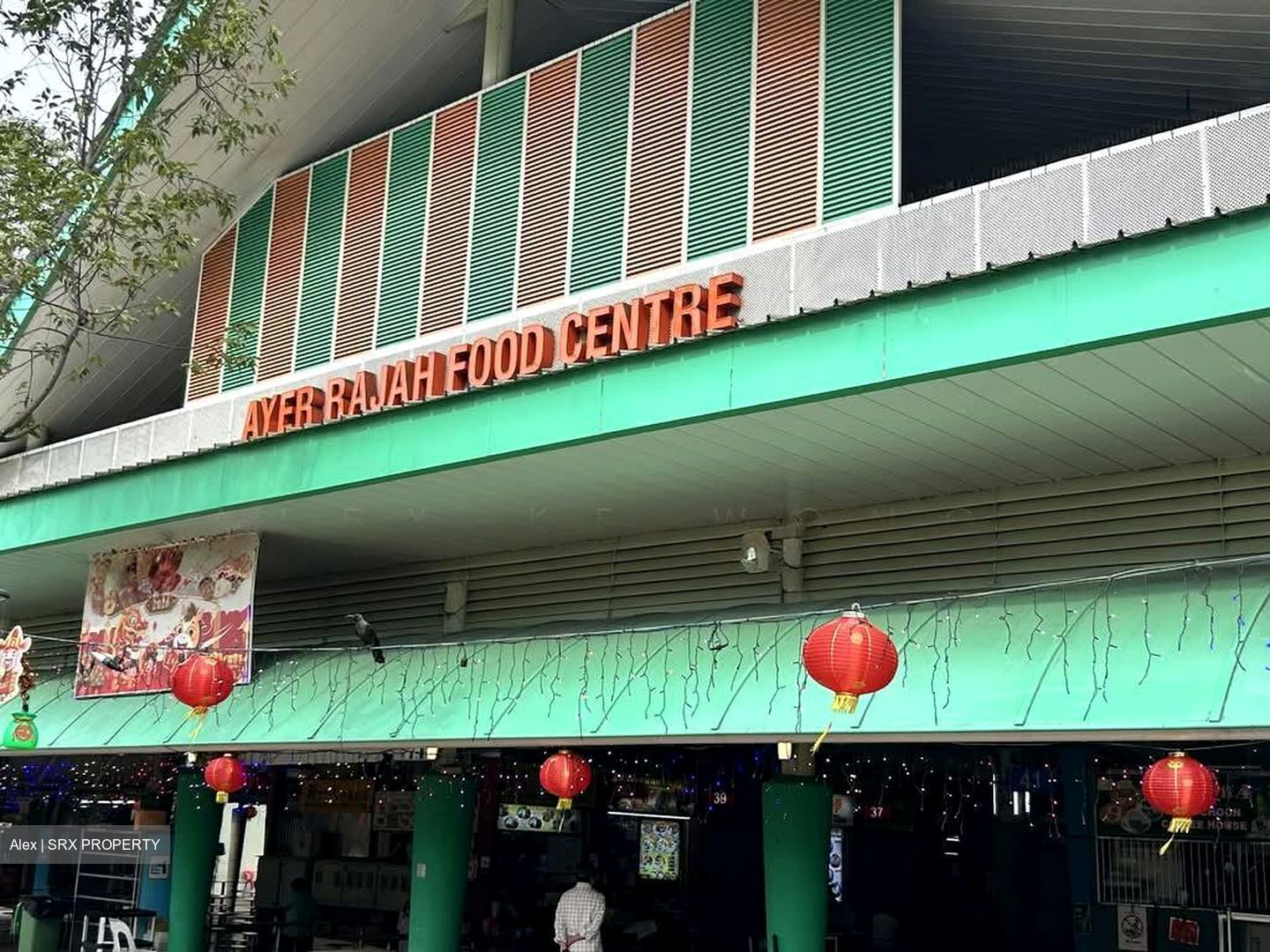 West Coast Drive (D5), Retail #582238691